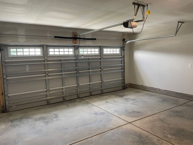 Building Photo - 8103 Sterling Oaks Dr