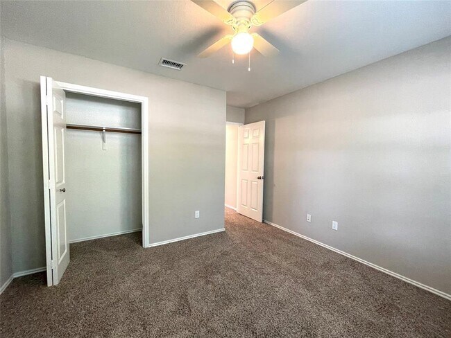 Building Photo - 1008 Cresswell Dr