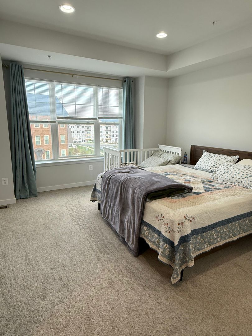 Building Photo - 22102 Cabin Branch Ave