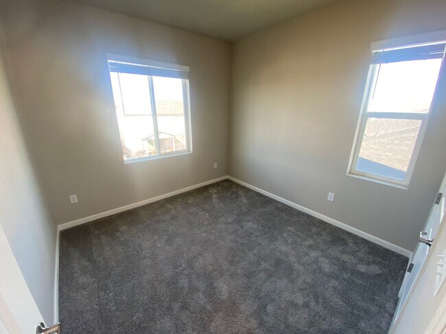 Building Photo - Fantastic Paired Home in Castle Rock