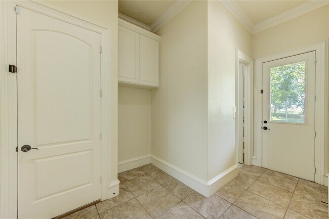 Building Photo - 4011 Westerdale Dr