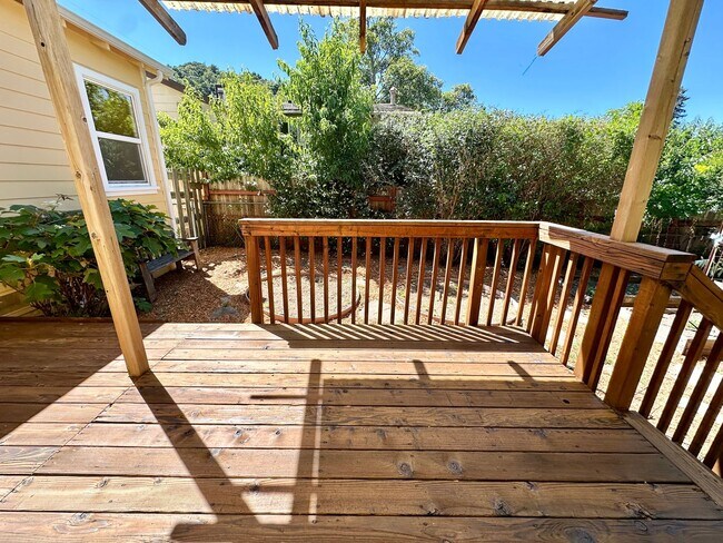 Building Photo - Lovely 3bd+/2ba Home in San Rafael