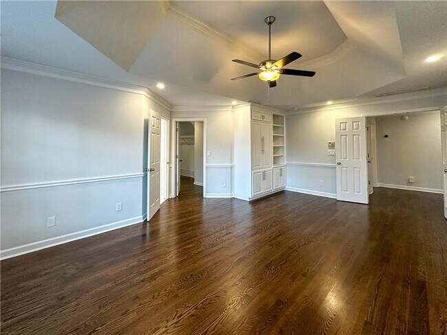 Building Photo - 2660 Coachmans Cir