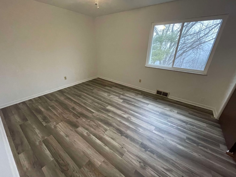 Building Photo - 1 Hapgood Hill