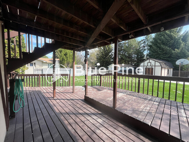 Building Photo - 3267 Merlin Dr