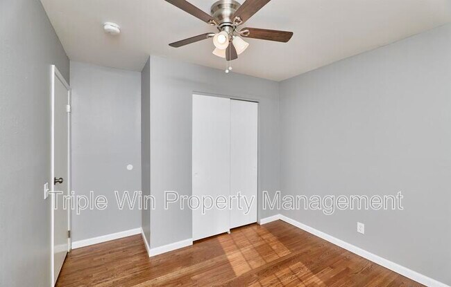 Building Photo - 1405 Willowbrook Dr