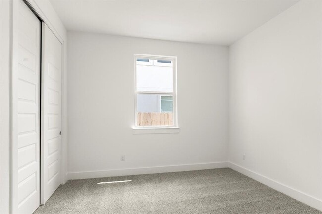 Building Photo - 1012 Yaupon Holly Dr