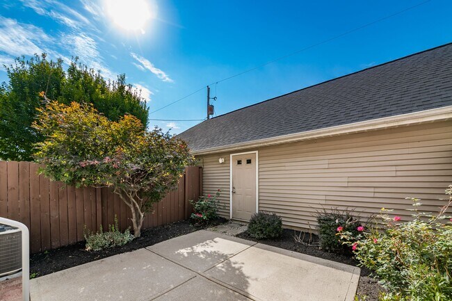 Back patio / garage - 1087 Michigan Ave