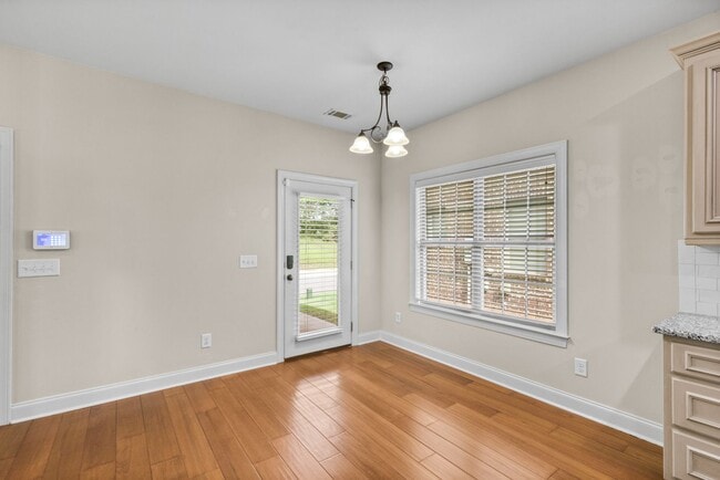 Building Photo - Rosemary Gate Townhome For Rent