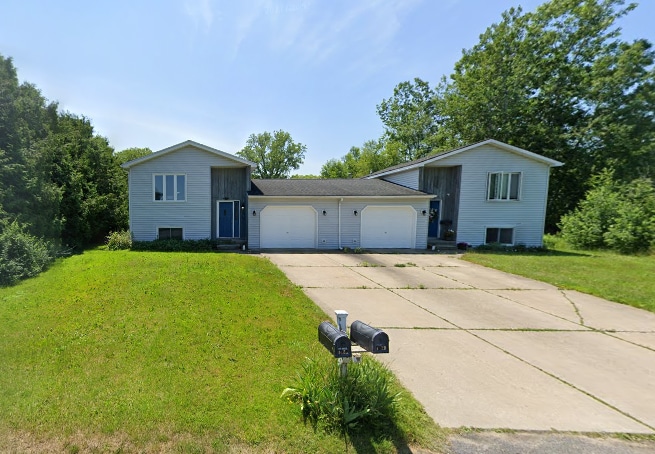 Primary Photo - 142 Skyline Dr
