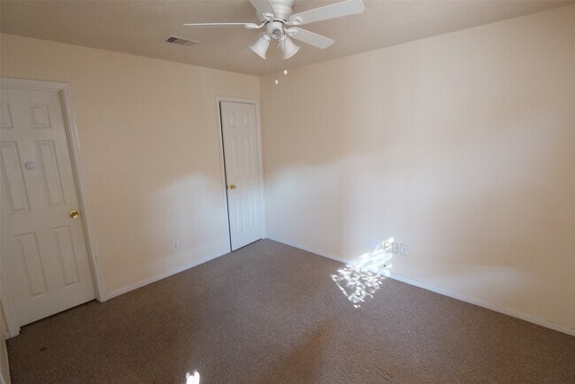 Building Photo - 5042 Oak Stand Ct
