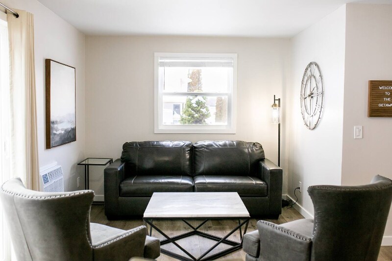 Building Photo - 287 S 3rd Ave