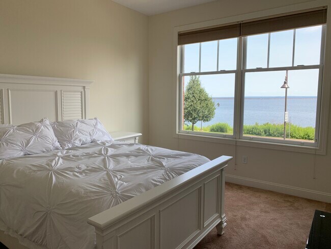 Building Photo - 540 S Lakeshore Blvd