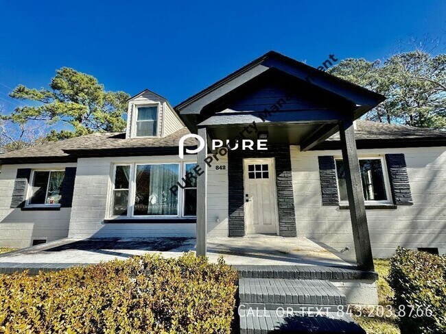 Primary Photo - 842 White Oak Dr