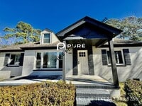 Building Photo - 842 White Oak Dr