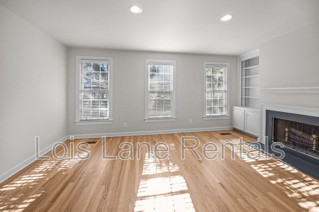 Building Photo - 12 Elliott St