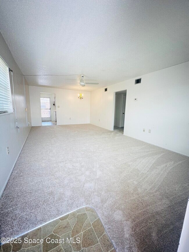 Building Photo - 190 E Olmstead Dr