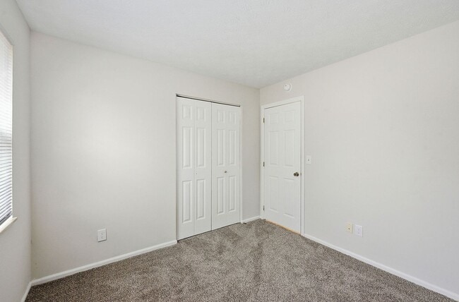 Building Photo - WESTWOOD - Spacious 3 bed 2.5 ba 2 car garage