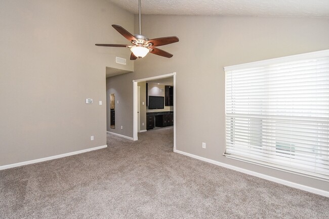 Building Photo - 9400 Doliver Dr