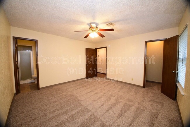 Building Photo - 746 W Commercial St