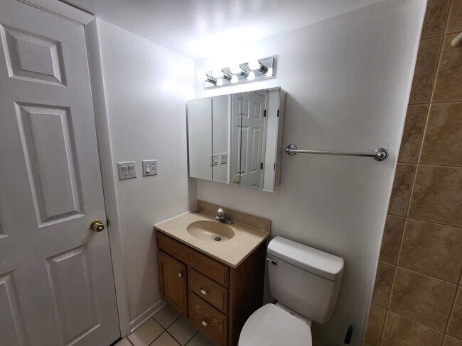 Building Photo - 1781 Algonquin Rd