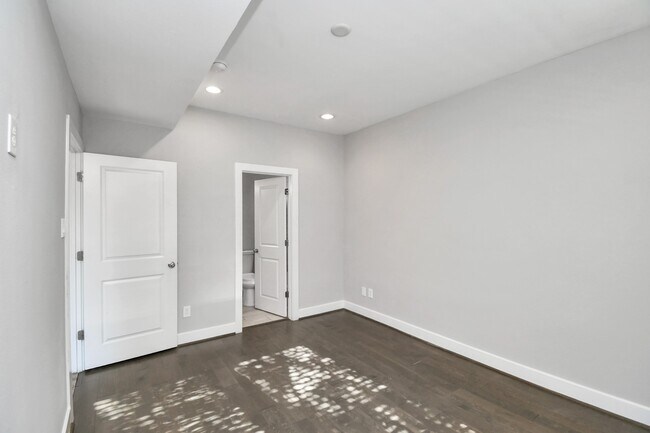 Building Photo - 308 Palmer St