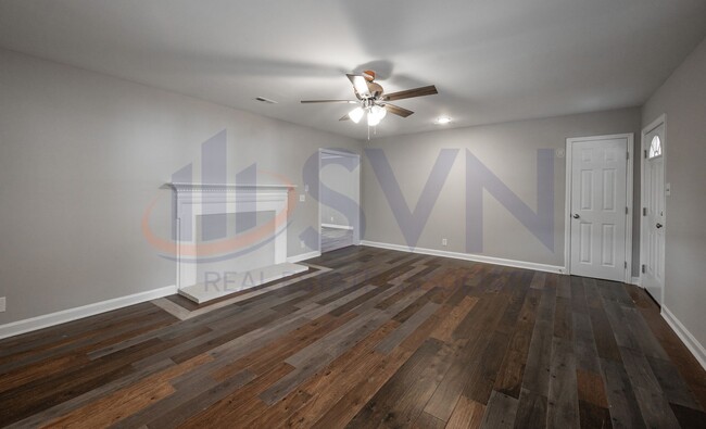 Building Photo - Upgraded Comfort: Charming 3-Bedroom in Du...