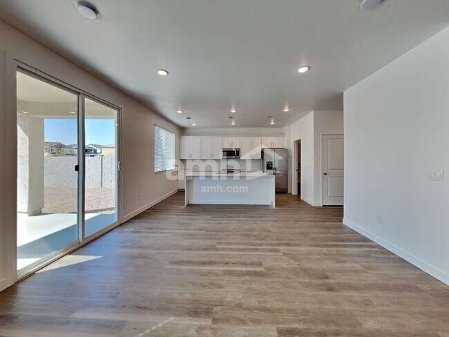 Building Photo - 9728 W Parkway Dr