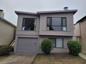 Building Photo - 54 Edgemont Dr