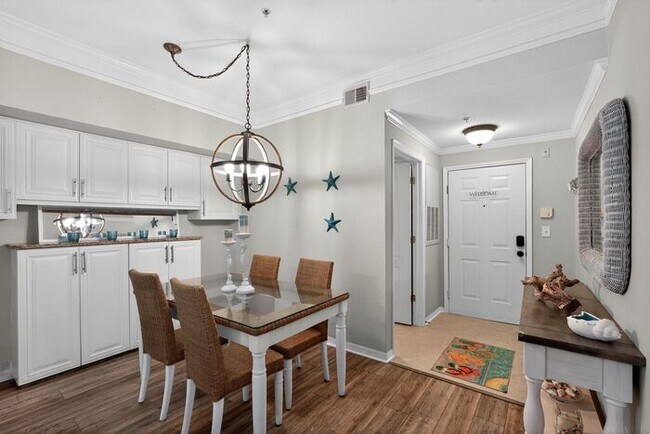 Building Photo - 4114 Central Sarasota Pkwy