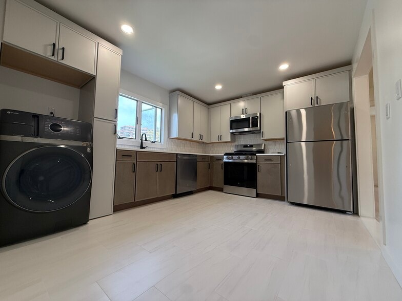 Building Photo - 49 Grant Ave