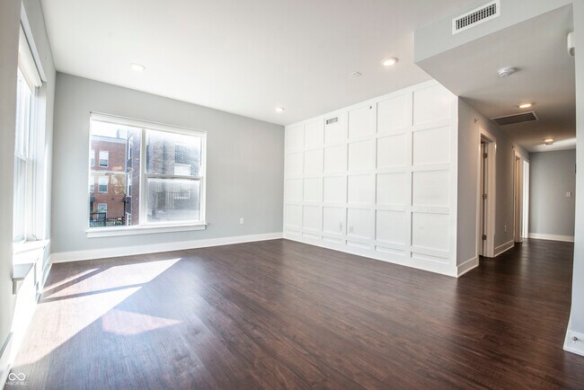 Building Photo - 727 N Illinois St