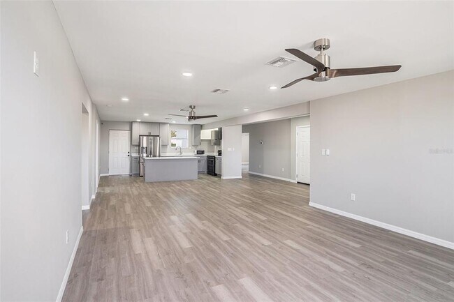 Building Photo - 3412 Springfield Dr