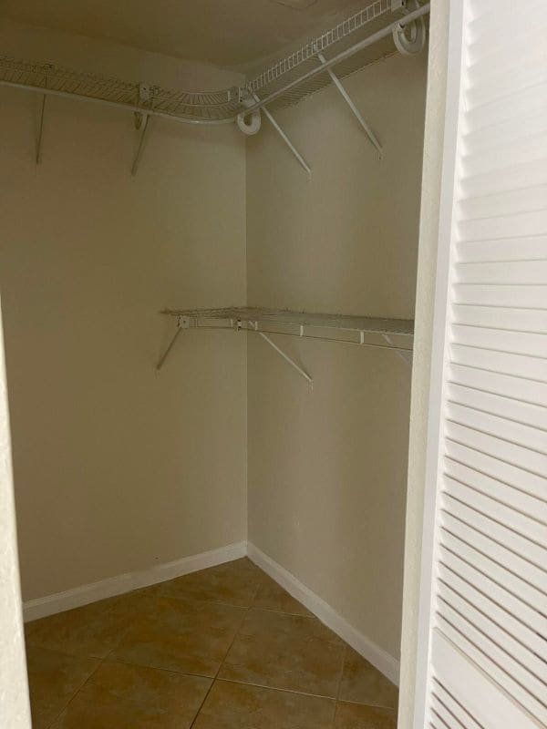 Building Photo - 3816 Woodridge Terrace