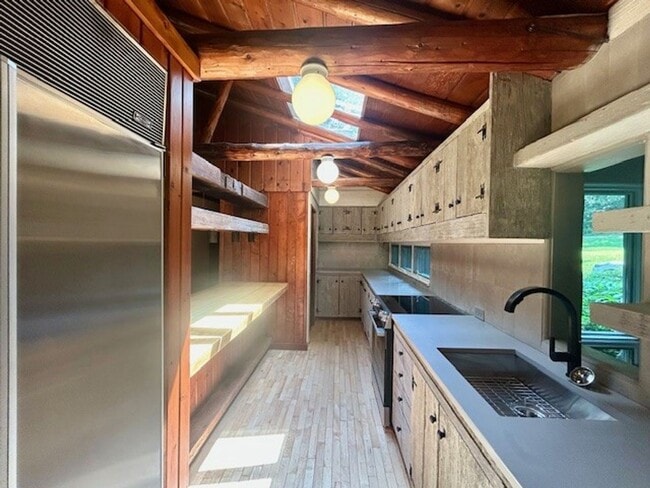 Building Photo - OPEN HOUSE- SUNDAY SEPTEMBER 14TH, 2025 NO...