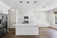 Building Photo - 216 Finch