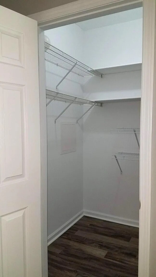 Building Photo - 305 Dresher Woods Dr