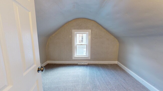 Building Photo - Clark / Fulton Area - 4 Bedrooms - Single ...