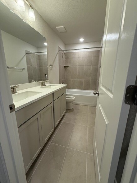 Bathroom #3 - 1241 Casetta Run
