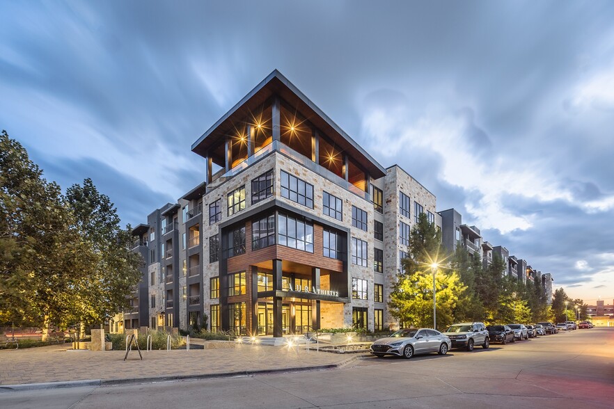Building Photo - Aura Thirty2