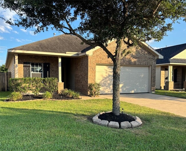 Building Photo - 10806 Woodwind Shadows Dr