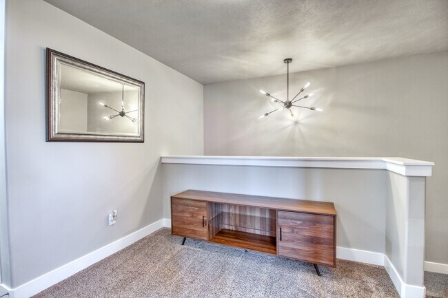 Building Photo - 8636 N Cypress Alley