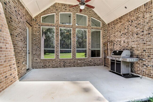 Building Photo - 22419 Banewood Dr
