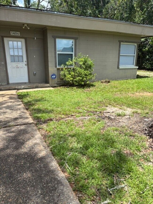 Building Photo - Recently Renovated 2BR/1BA Near FSU, FAMU & TSC – Only $950/Month!