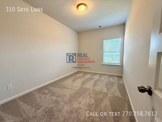 Building Photo - 310 Skye Ln