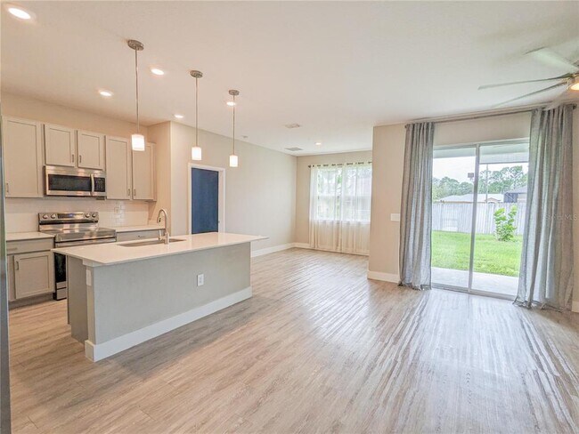 Building Photo - 7295 Minardi St