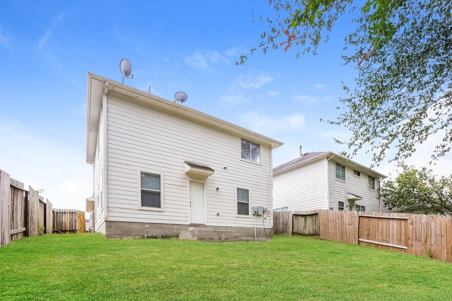 Building Photo - 2823 Cypress Island Dr