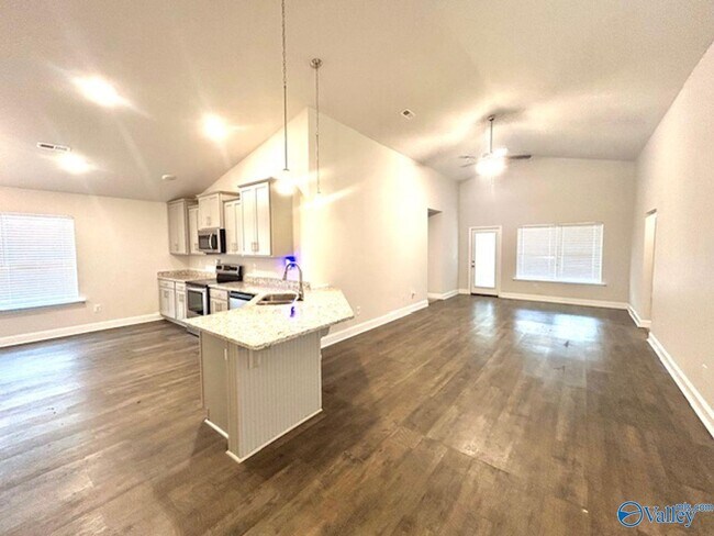 Building Photo - 14254 Wildflower Dr