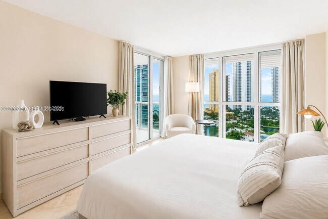 Building Photo - 16500 Collins Ave