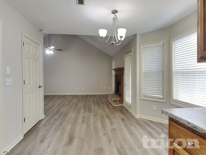 Building Photo - 904 Avery Green Ct